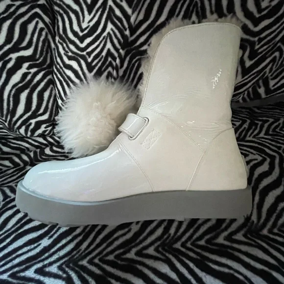 NWTinB UGG ISLEY WATERPROOF BOOTS WHITE SZ 9.5 RARE - Picture 4 of 12